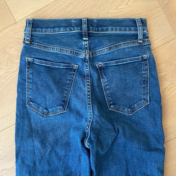 Abercrombie Ultra High Rise Flare medium wash, size 26 - Picture 4 of 6